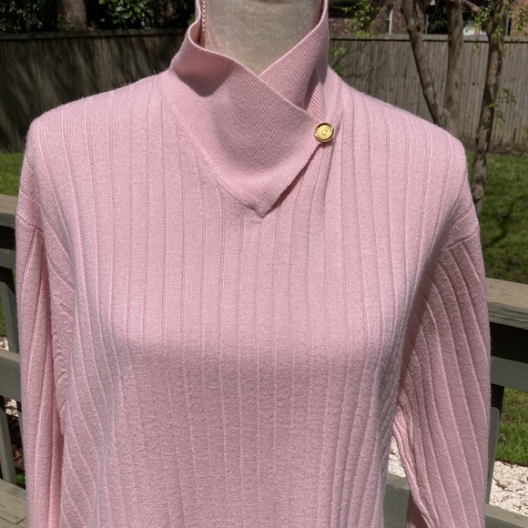 EUC Vintage Sweater - Picture 2 of 16